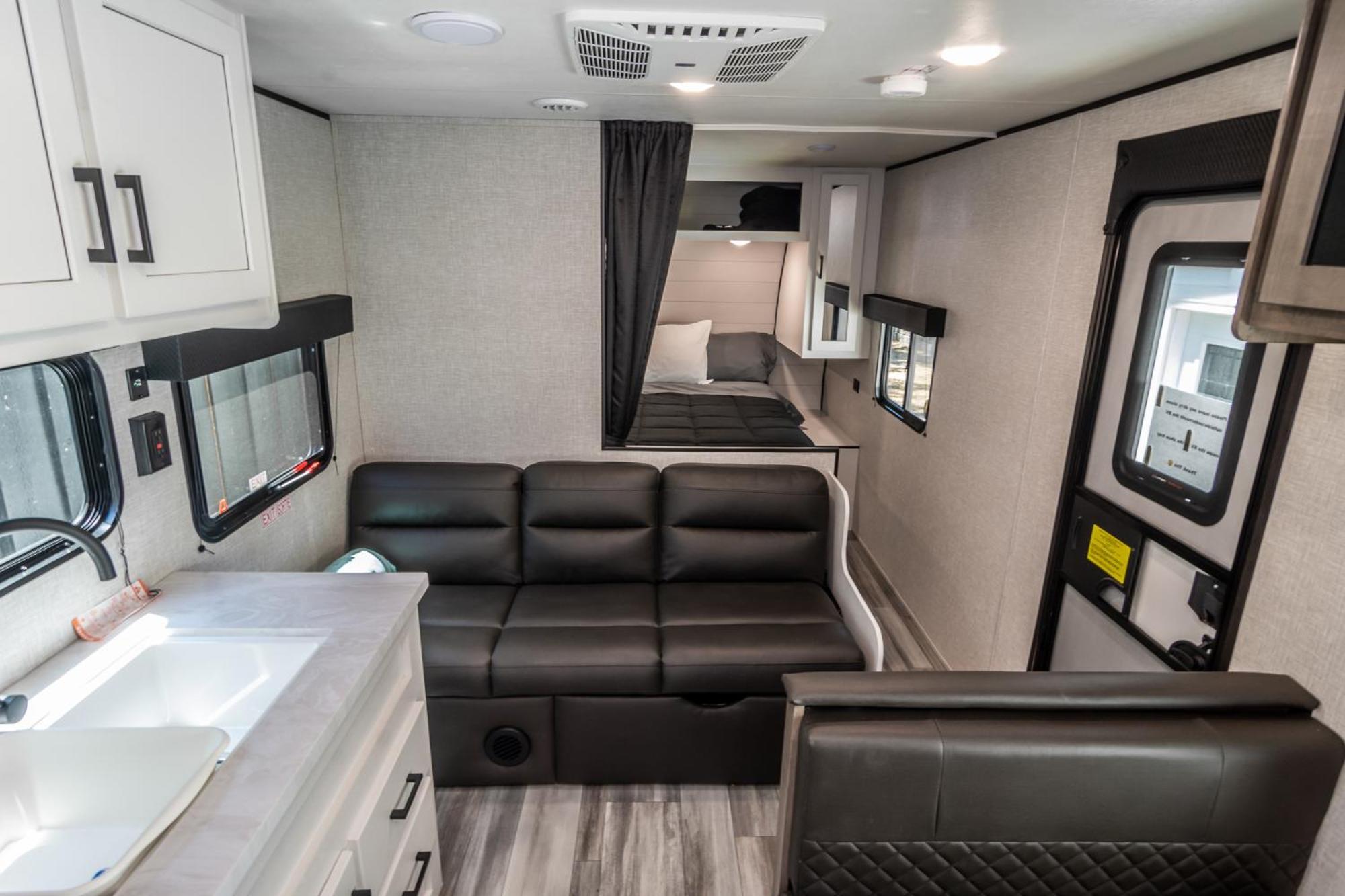 Chic Rv Retreat, Stunning Yard In Roseburg 호텔 외부 사진