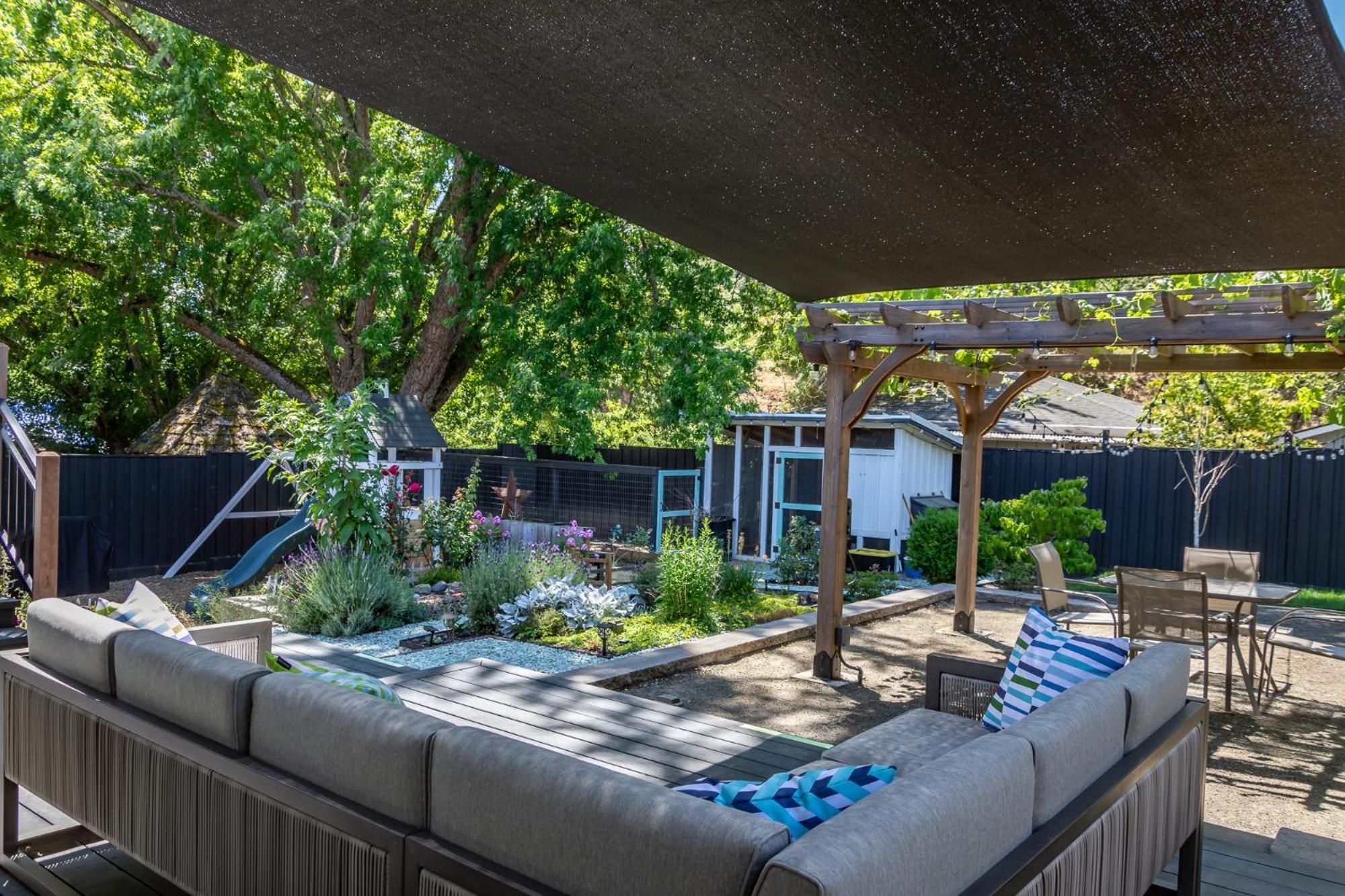 Chic Rv Retreat, Stunning Yard In Roseburg 호텔 외부 사진