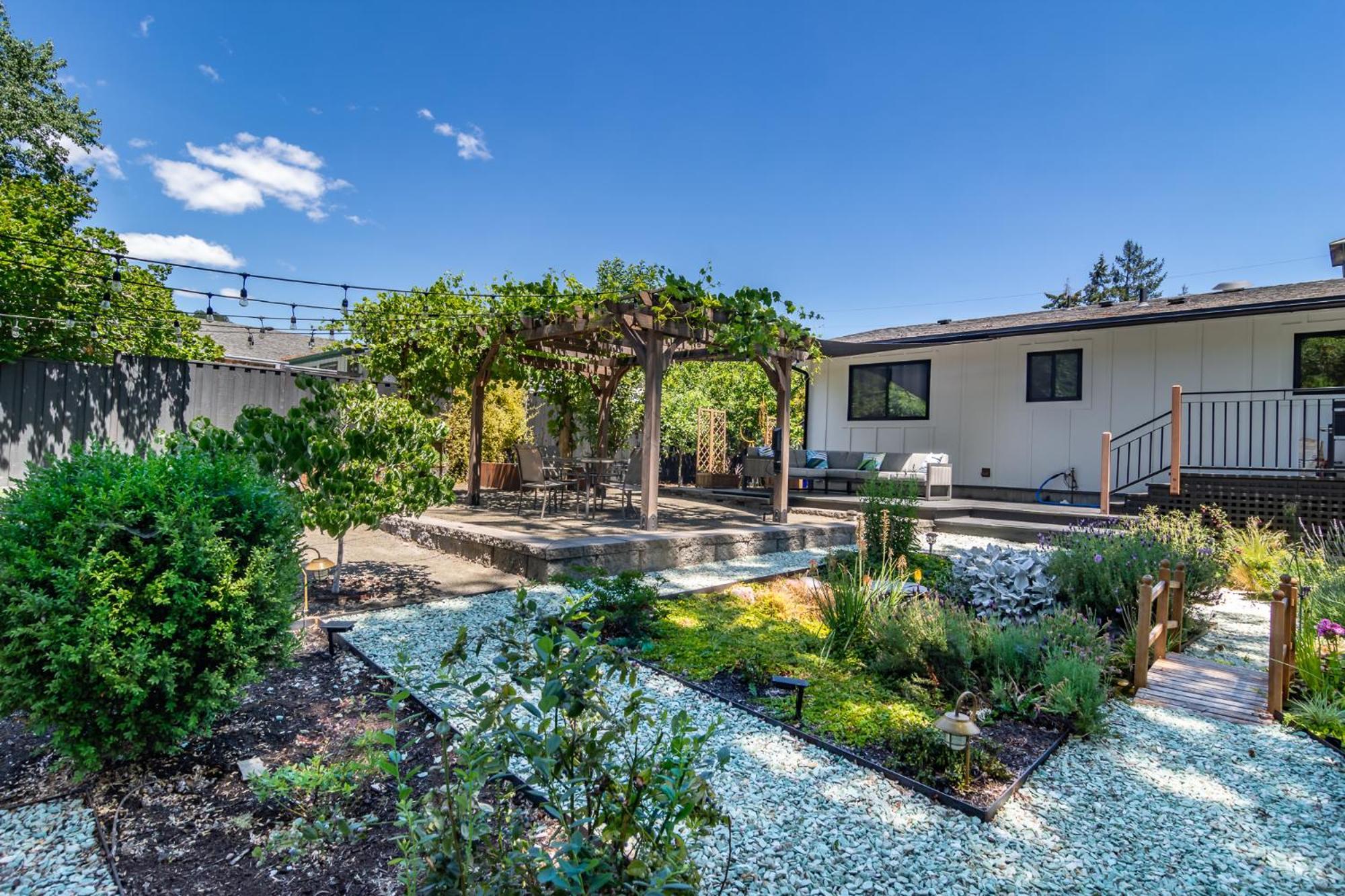 Chic Rv Retreat, Stunning Yard In Roseburg 호텔 외부 사진