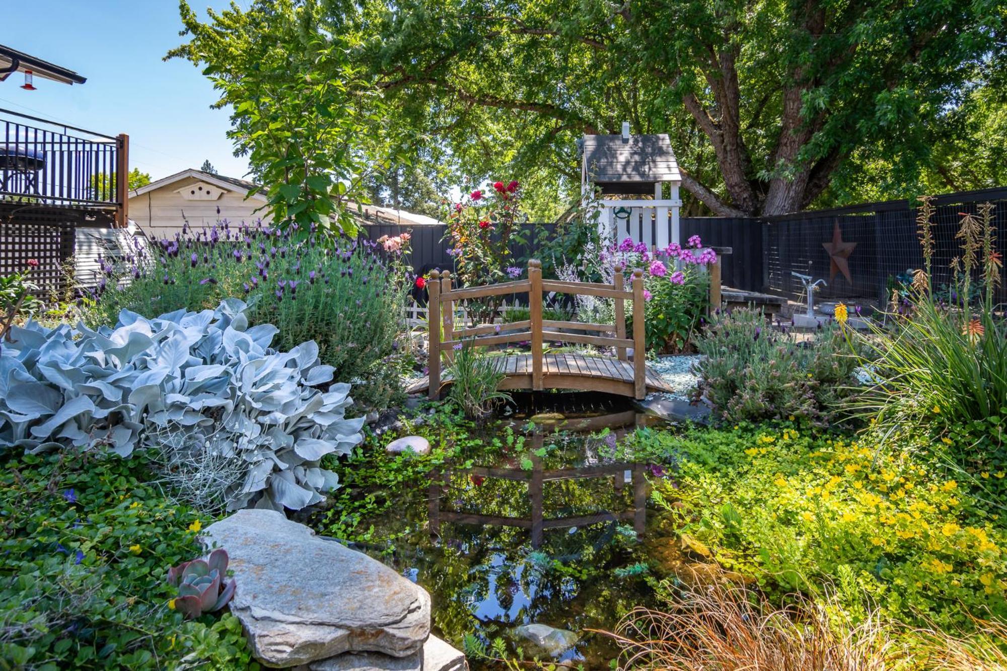 Chic Rv Retreat, Stunning Yard In Roseburg 호텔 외부 사진