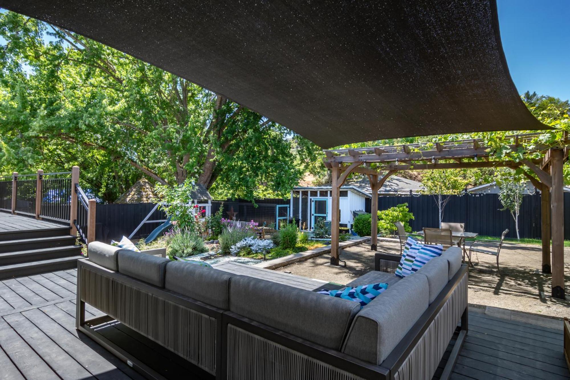 Chic Rv Retreat, Stunning Yard In Roseburg 호텔 외부 사진