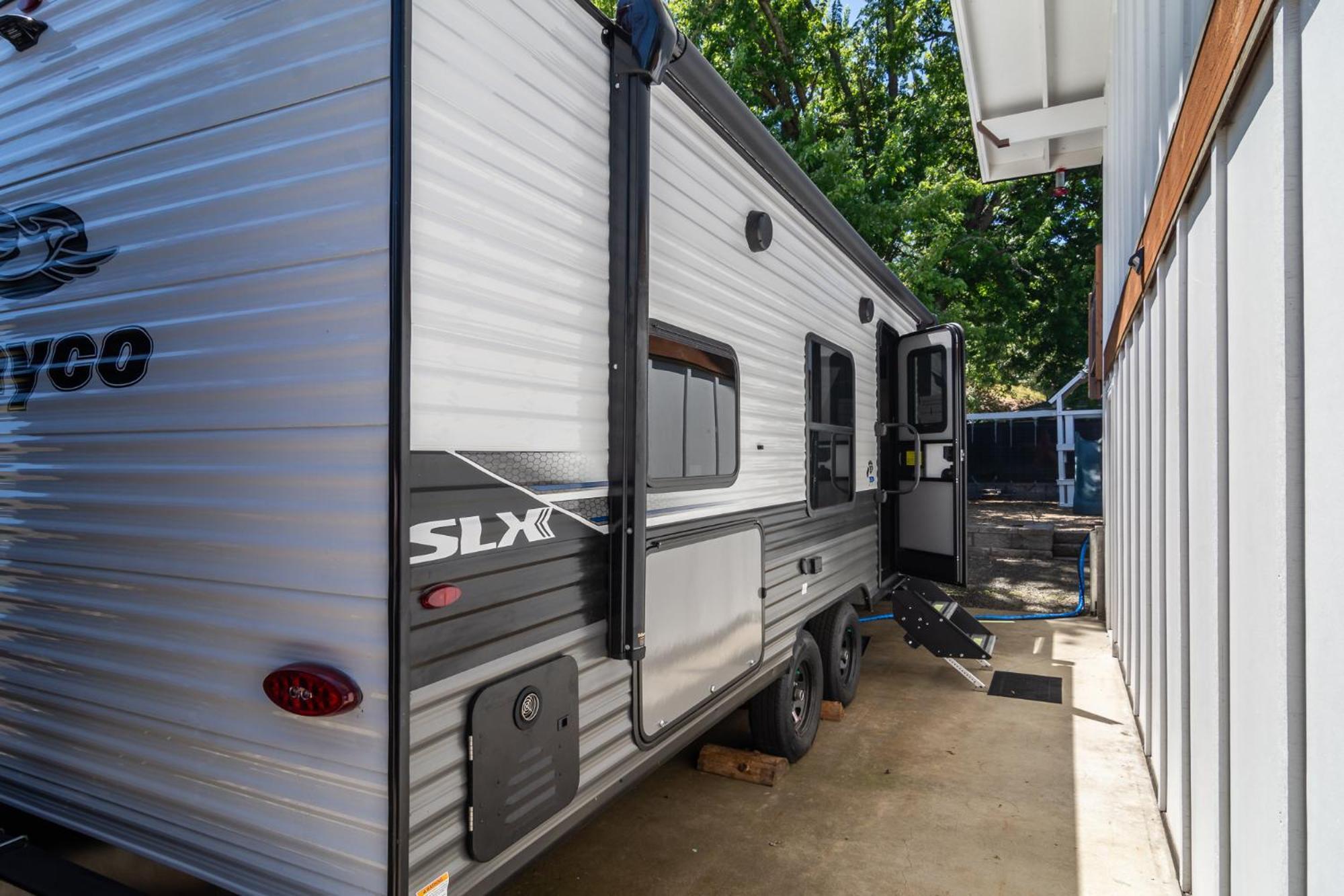 Chic Rv Retreat, Stunning Yard In Roseburg 호텔 외부 사진
