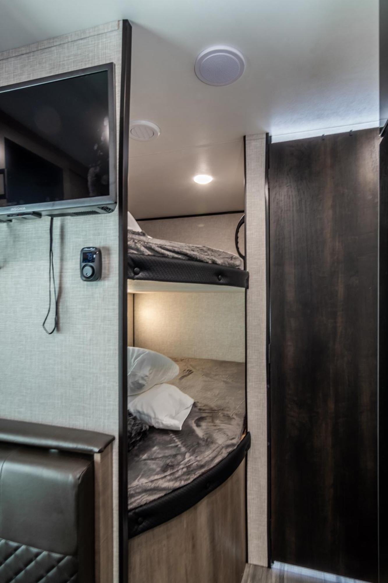 Chic Rv Retreat, Stunning Yard In Roseburg 호텔 외부 사진