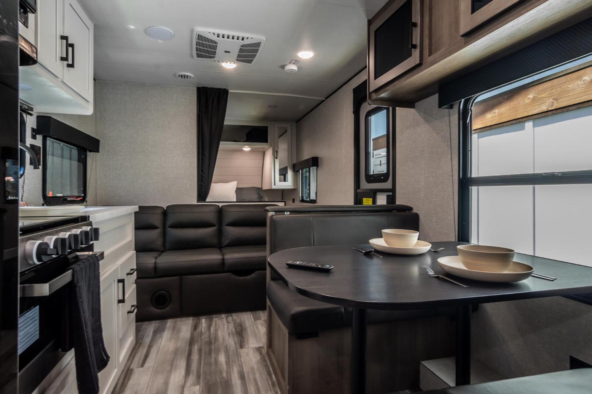 Chic Rv Retreat, Stunning Yard In Roseburg 호텔 외부 사진