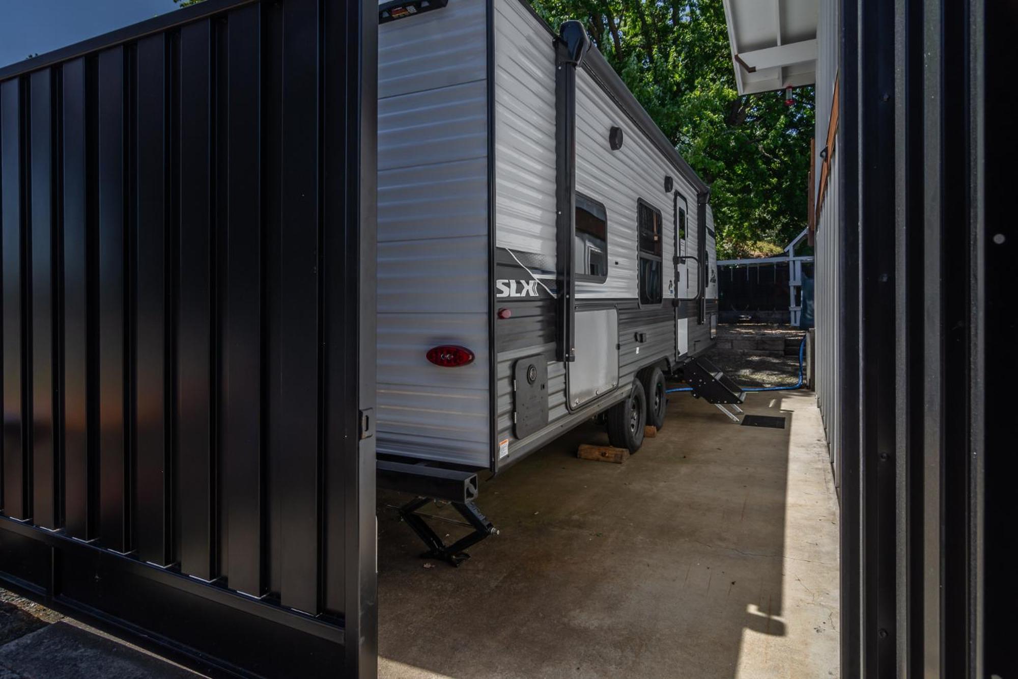 Chic Rv Retreat, Stunning Yard In Roseburg 호텔 외부 사진