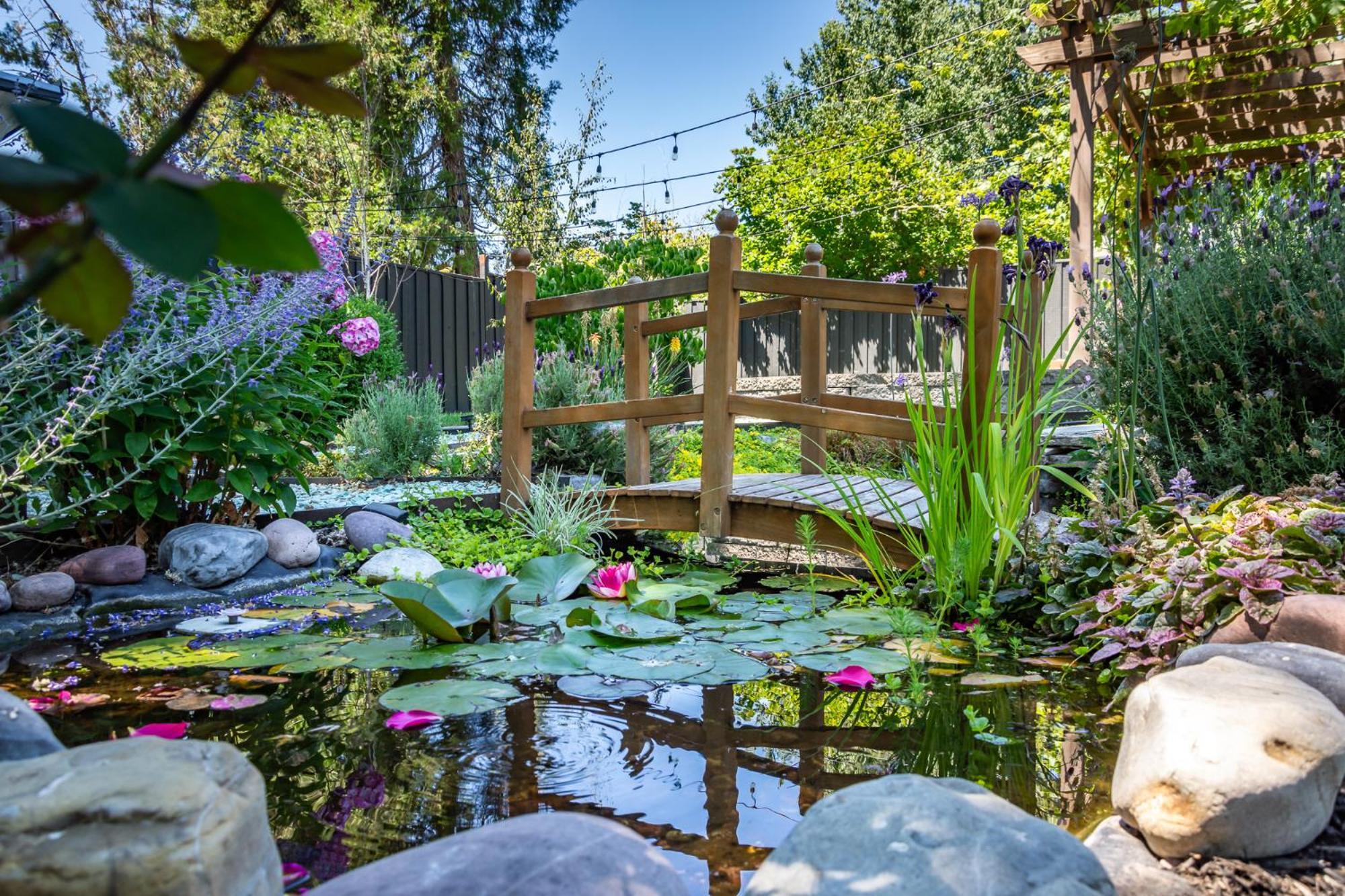 Chic Rv Retreat, Stunning Yard In Roseburg 호텔 외부 사진