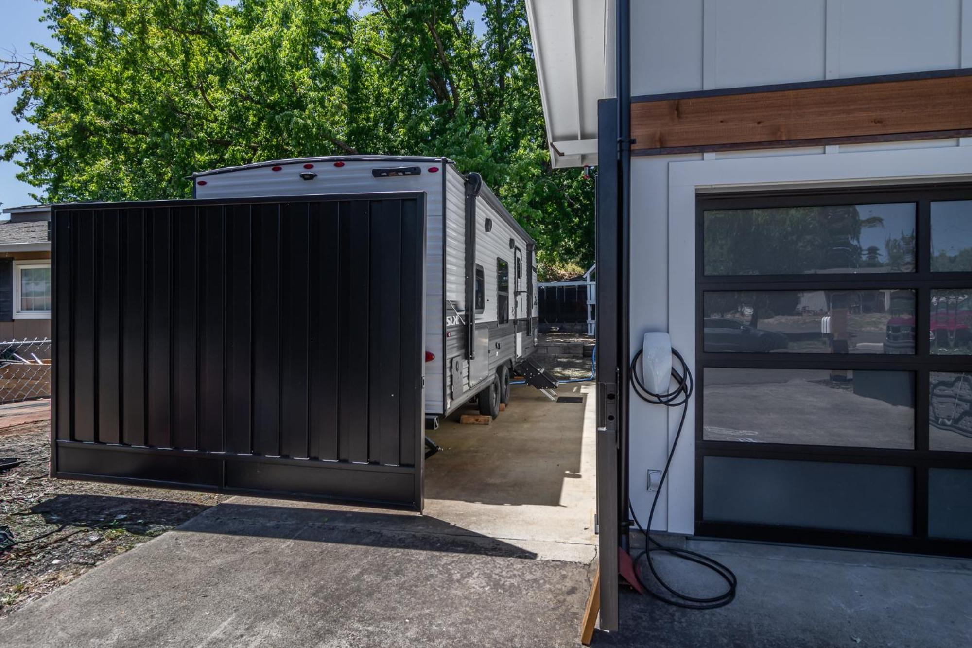 Chic Rv Retreat, Stunning Yard In Roseburg 호텔 외부 사진