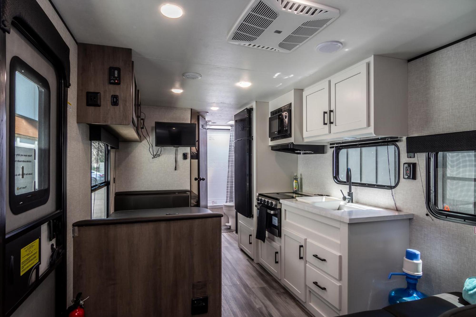 Chic Rv Retreat, Stunning Yard In Roseburg 호텔 외부 사진