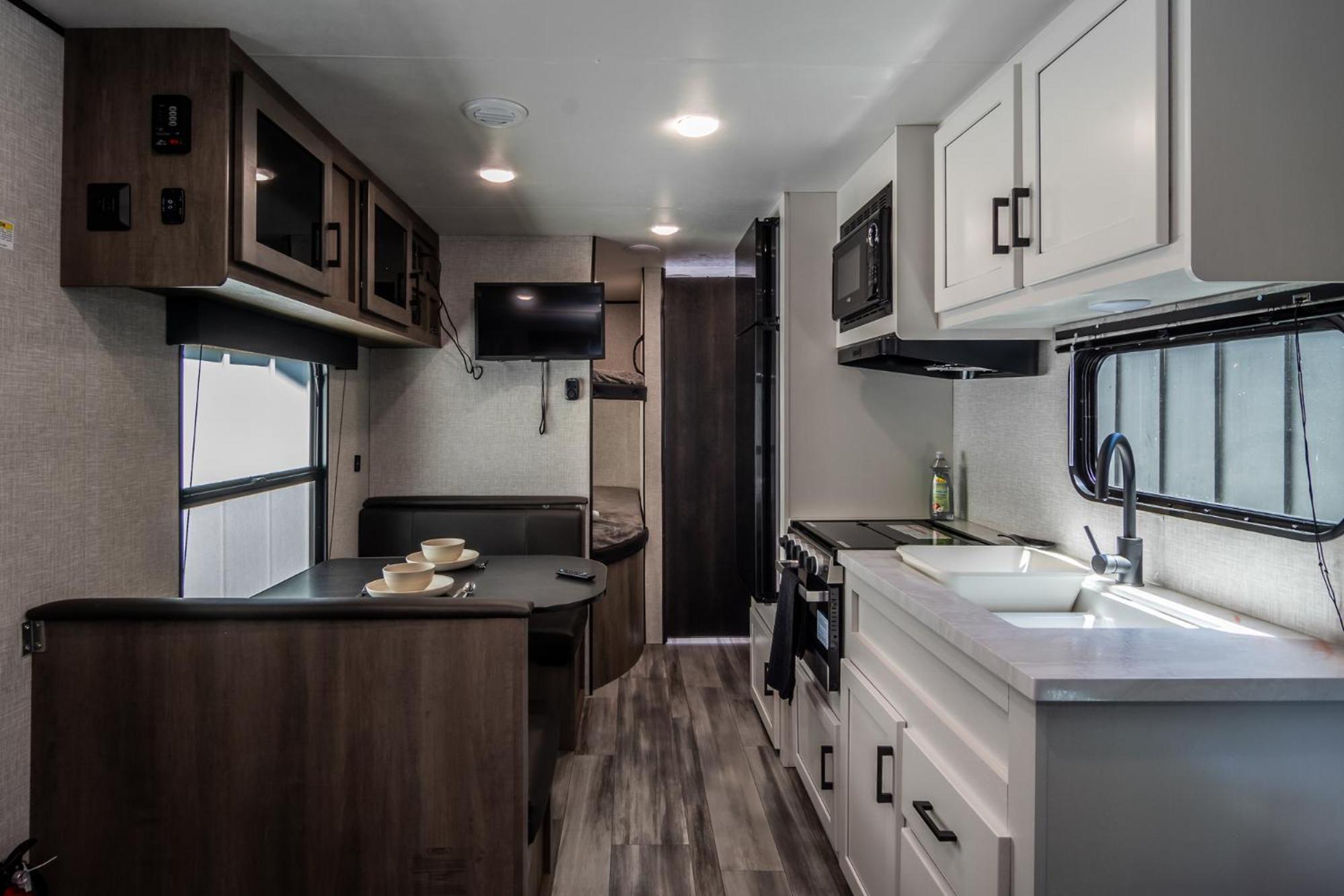 Chic Rv Retreat, Stunning Yard In Roseburg 호텔 외부 사진