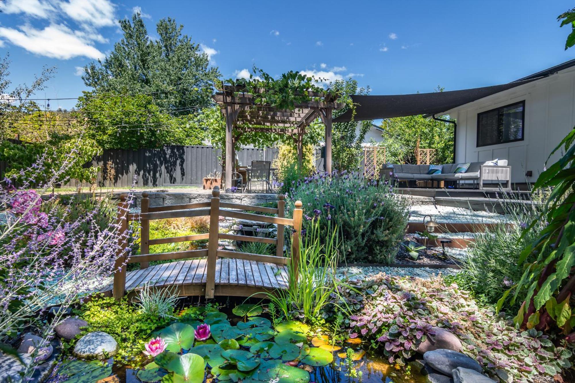 Chic Rv Retreat, Stunning Yard In Roseburg 호텔 외부 사진