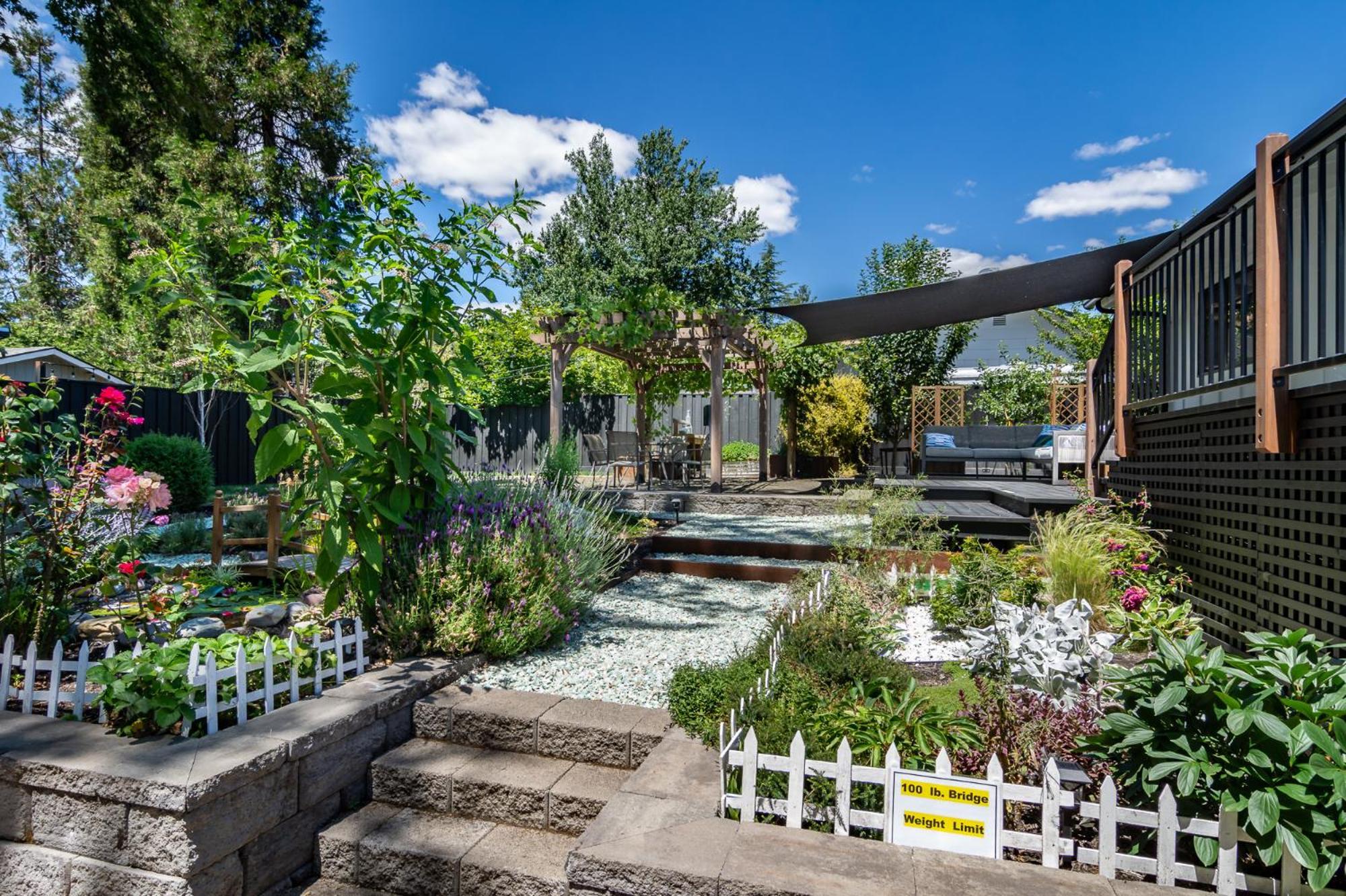 Chic Rv Retreat, Stunning Yard In Roseburg 호텔 외부 사진