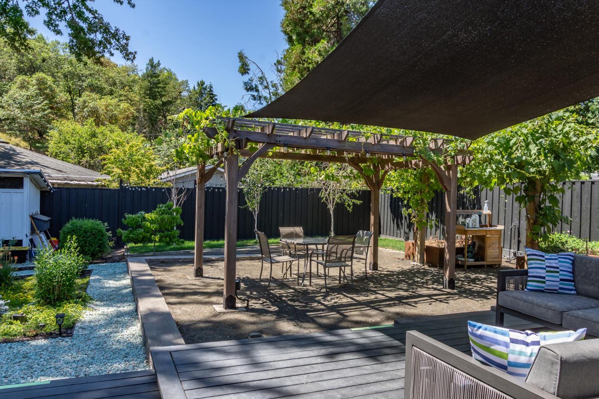 Chic Rv Retreat, Stunning Yard In Roseburg 호텔 외부 사진
