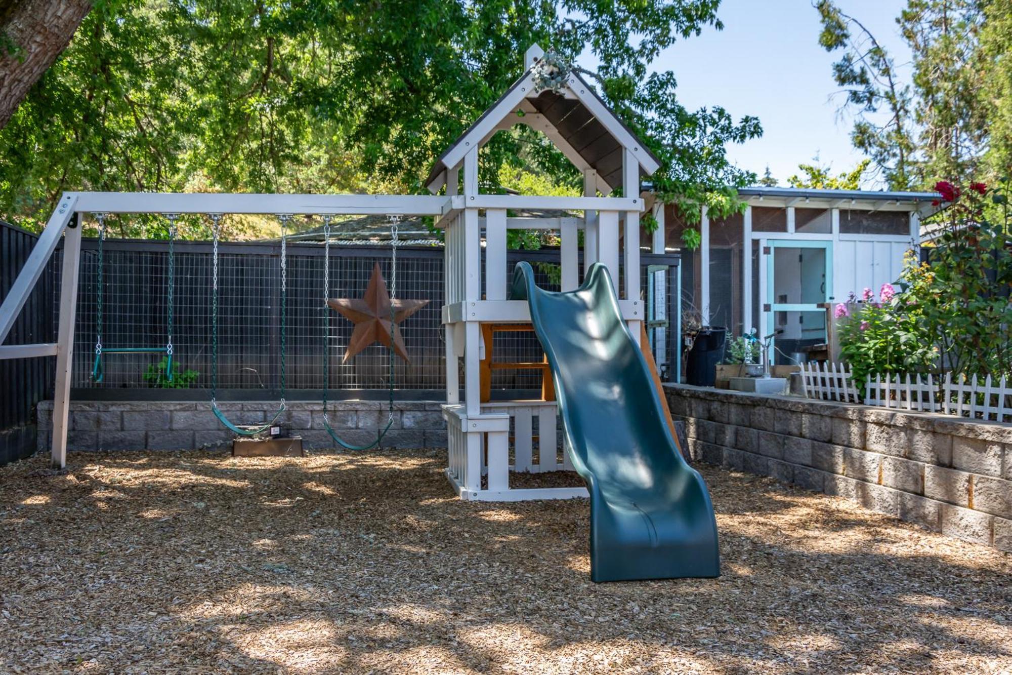 Chic Rv Retreat, Stunning Yard In Roseburg 호텔 외부 사진